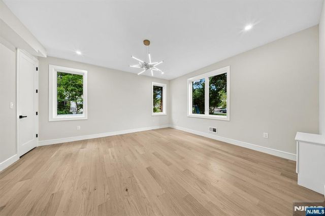 914 Hammond Road, Ridgewood, NJ 07450