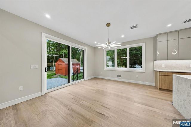 914 Hammond Road, Ridgewood, NJ 07450