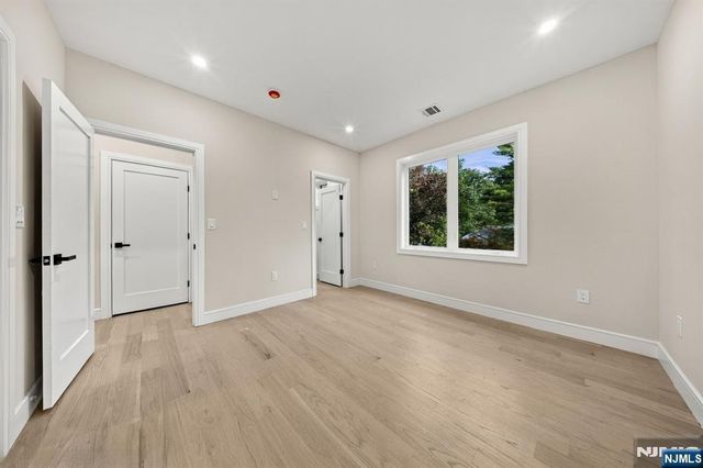 914 Hammond Road, Ridgewood, NJ 07450