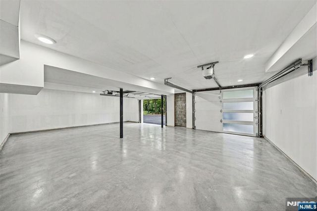 914 Hammond Road, Ridgewood, NJ 07450