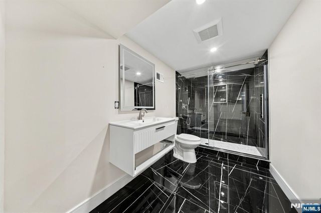 914 Hammond Road, Ridgewood, NJ 07450
