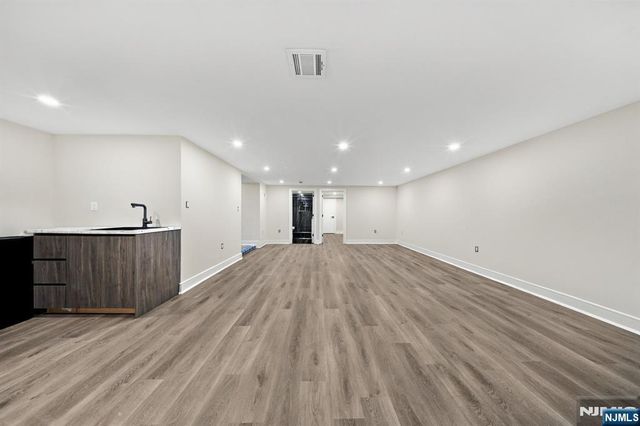 914 Hammond Road, Ridgewood, NJ 07450