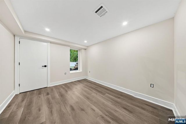 914 Hammond Road, Ridgewood, NJ 07450