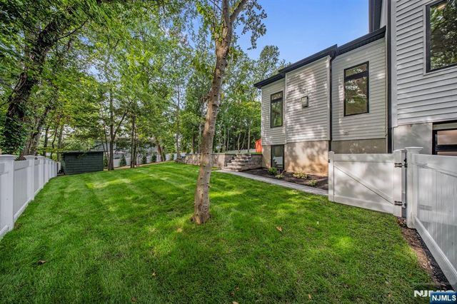 914 Hammond Road, Ridgewood, NJ 07450
