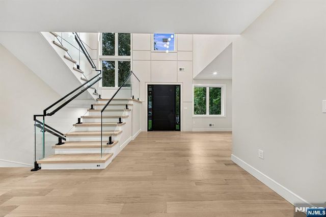 914 Hammond Road, Ridgewood, NJ 07450