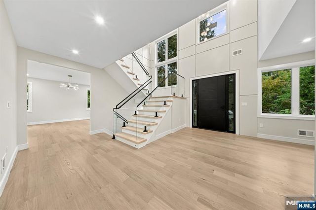 914 Hammond Road, Ridgewood, NJ 07450