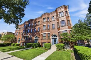 206 N Kenilworth Avenue B, Oak Park, IL 60302