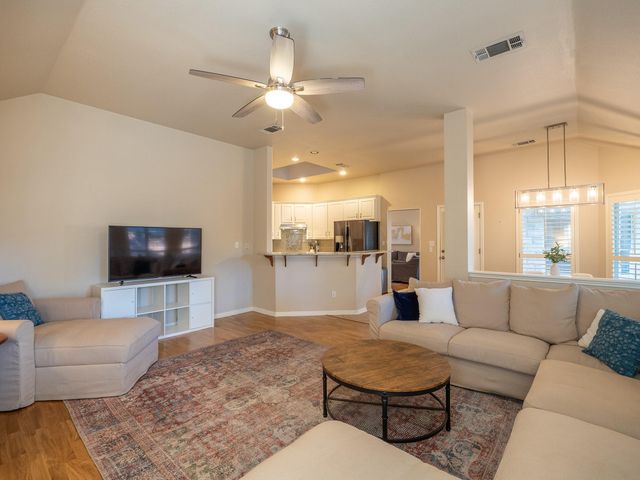 17200 PONCHO SPRINGS LN, Austin, TX 78717