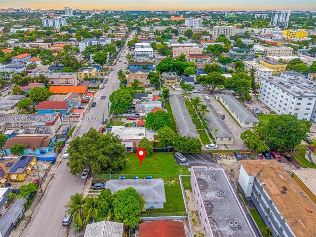 1827 SW 3rd St, Miami, FL 33135