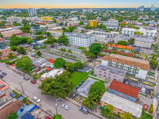 1827 SW 3rd St, Miami, FL 33135