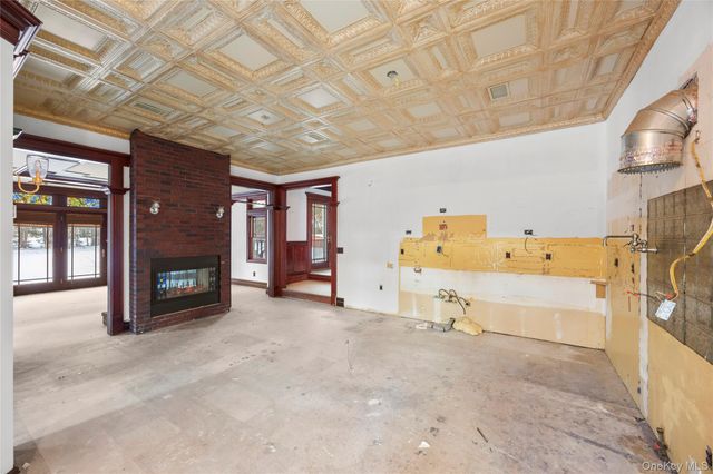 161 Seaman Neck Road, Dix Hills, NY 11746