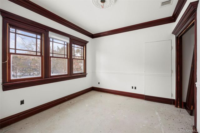 161 Seaman Neck Road, Dix Hills, NY 11746