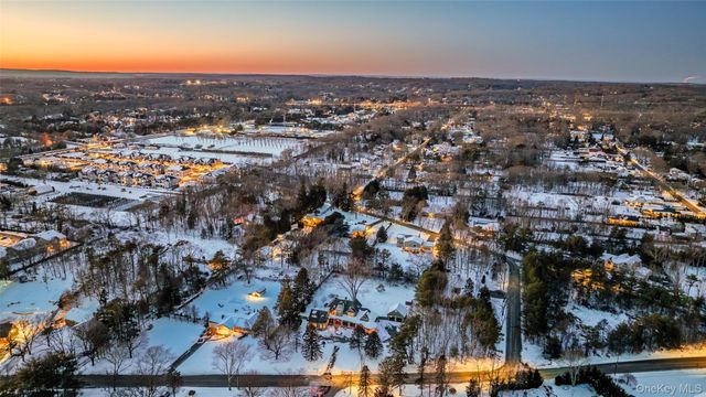 161 Seaman Neck Road, Dix Hills, NY 11746