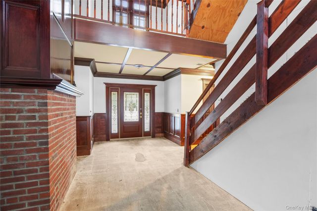 161 Seaman Neck Road, Dix Hills, NY 11746