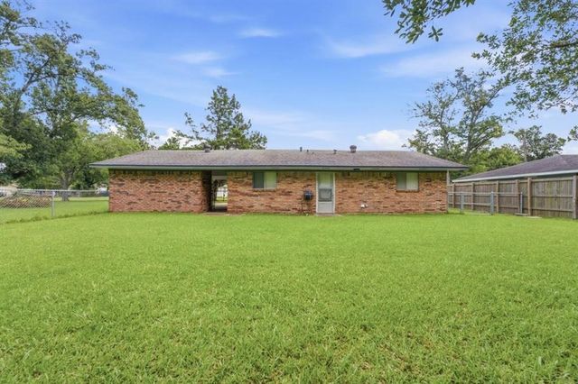 905 Mathilda Drive, Sulphur, LA 70663