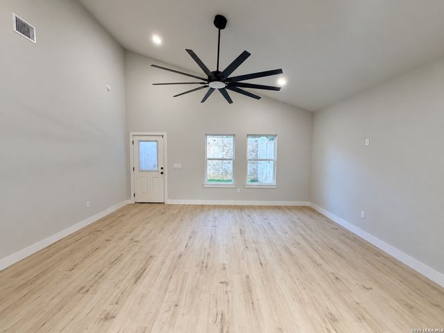 6526 WOODSTOCK DR, San Antonio, TX 78223