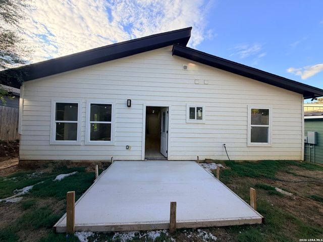 6526 WOODSTOCK DR, San Antonio, TX 78223