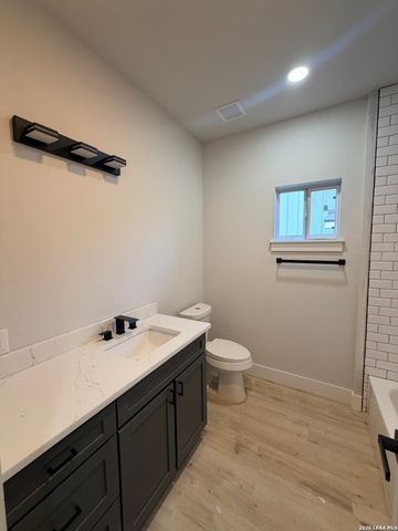 6526 WOODSTOCK DR, San Antonio, TX 78223