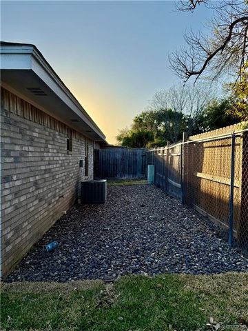 1905 E 23rd Place, Mission, TX 78574