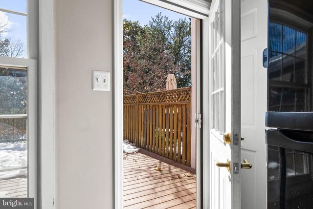 818 WOLFE ST, Alexandria, VA 22314