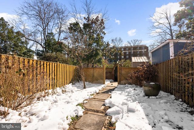 818 WOLFE ST, Alexandria, VA 22314