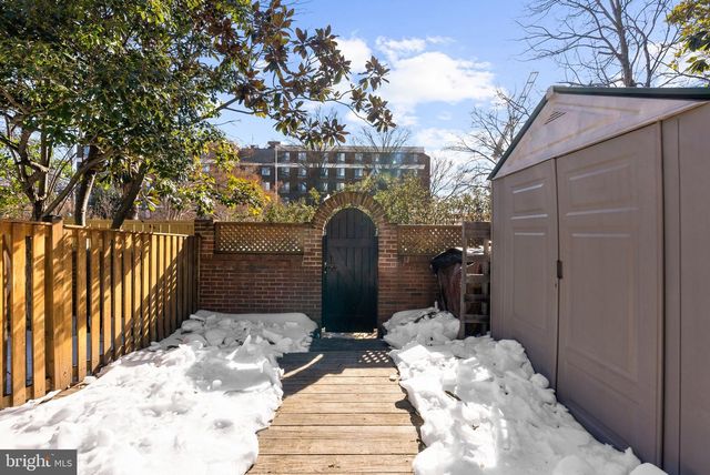 818 WOLFE ST, Alexandria, VA 22314