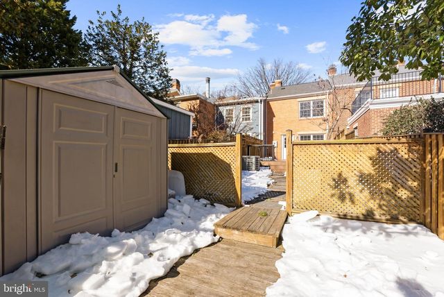 818 WOLFE ST, Alexandria, VA 22314