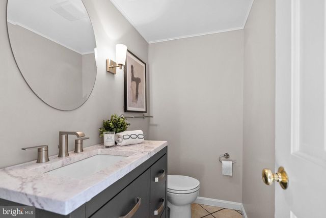 818 WOLFE ST, Alexandria, VA 22314