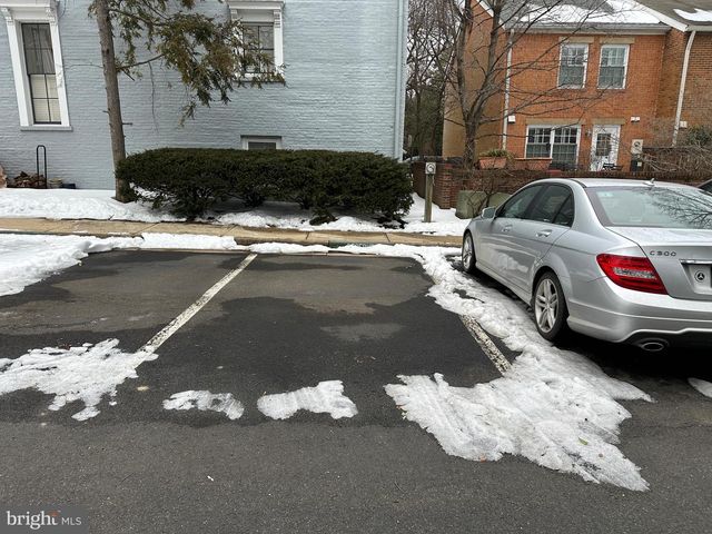 818 WOLFE ST, Alexandria, VA 22314