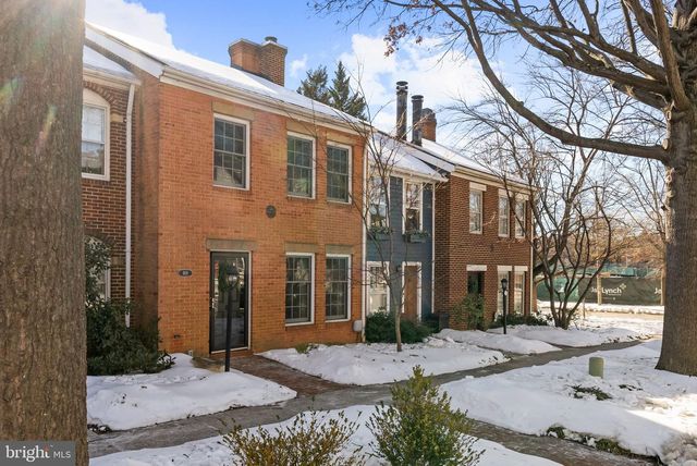 818 WOLFE ST, Alexandria, VA 22314