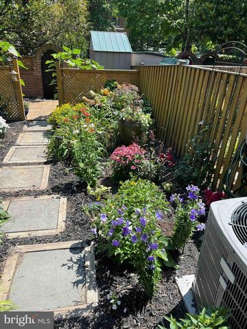 818 WOLFE ST, Alexandria, VA 22314