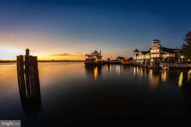 818 WOLFE ST, Alexandria, VA 22314