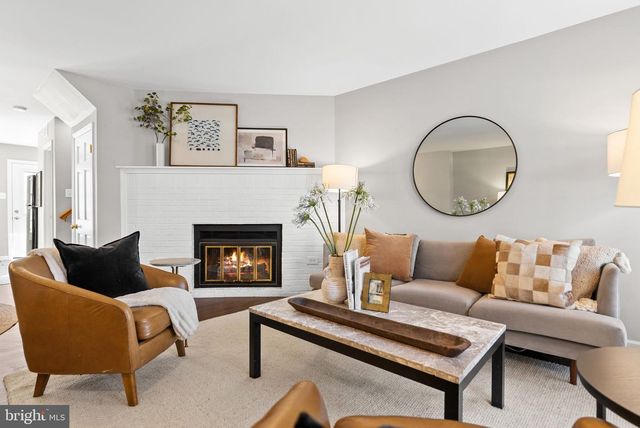 818 WOLFE ST, Alexandria, VA 22314