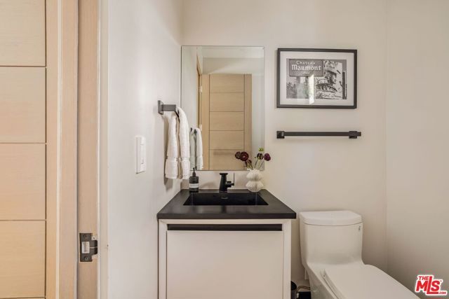 2260 Alcyona Drive, Los Angeles, CA 90068