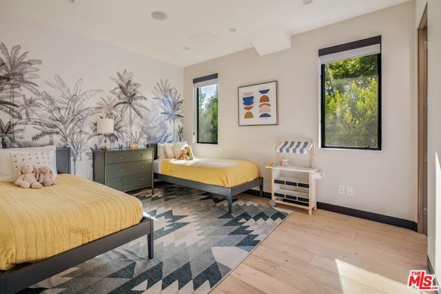 2260 Alcyona Drive, Los Angeles, CA 90068