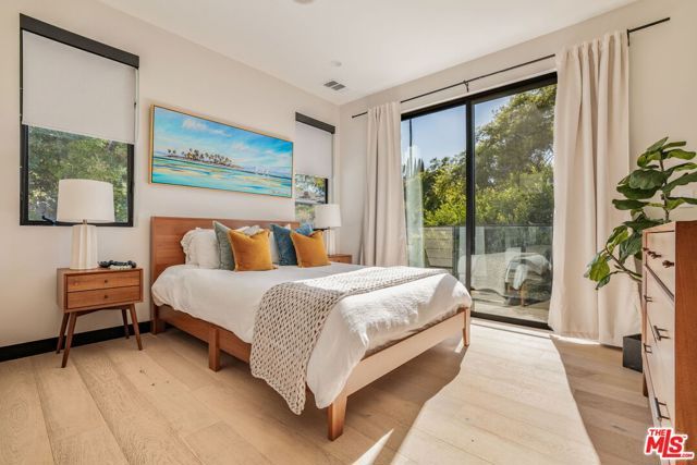 2260 Alcyona Drive, Los Angeles, CA 90068