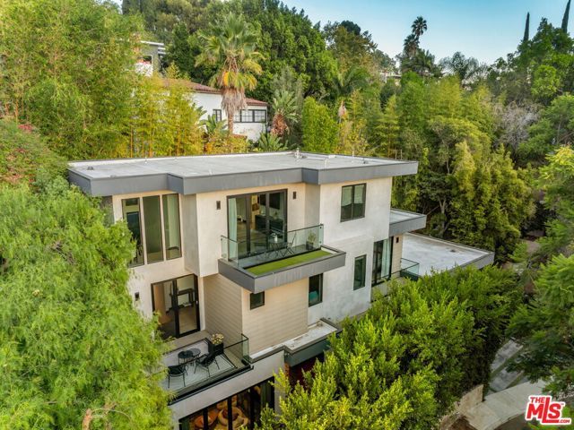 2260 Alcyona Drive, Los Angeles, CA 90068