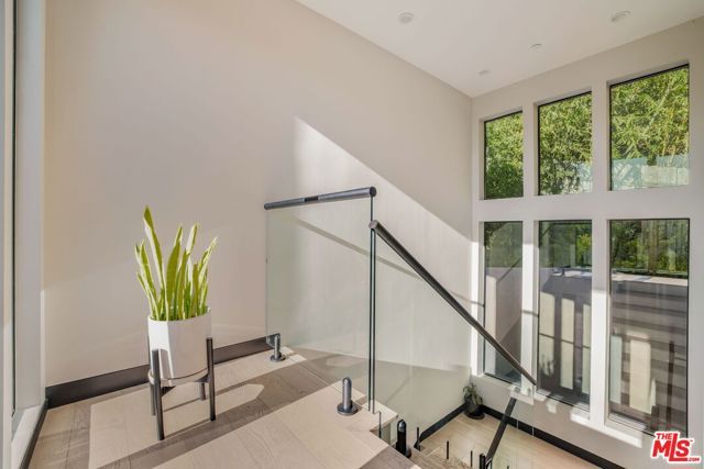 2260 Alcyona Drive, Los Angeles, CA 90068