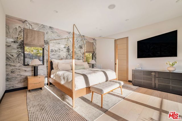 2260 Alcyona Drive, Los Angeles, CA 90068