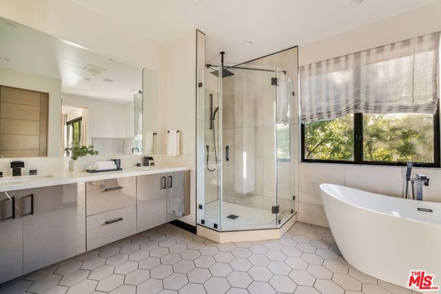 2260 Alcyona Drive, Los Angeles, CA 90068