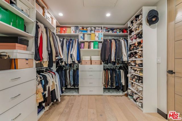 2260 Alcyona Drive, Los Angeles, CA 90068