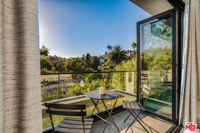 2260 Alcyona Drive, Los Angeles, CA 90068