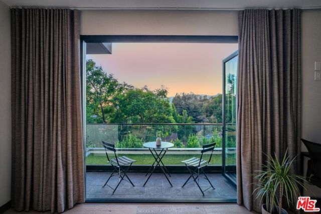 2260 Alcyona Drive, Los Angeles, CA 90068