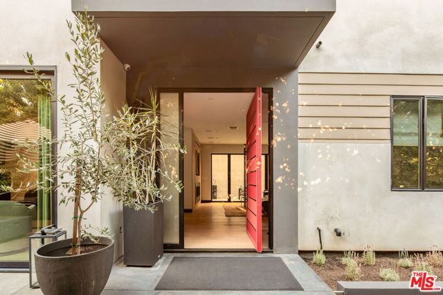 2260 Alcyona Drive, Los Angeles, CA 90068