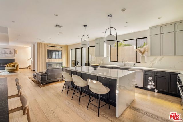2260 Alcyona Drive, Los Angeles, CA 90068