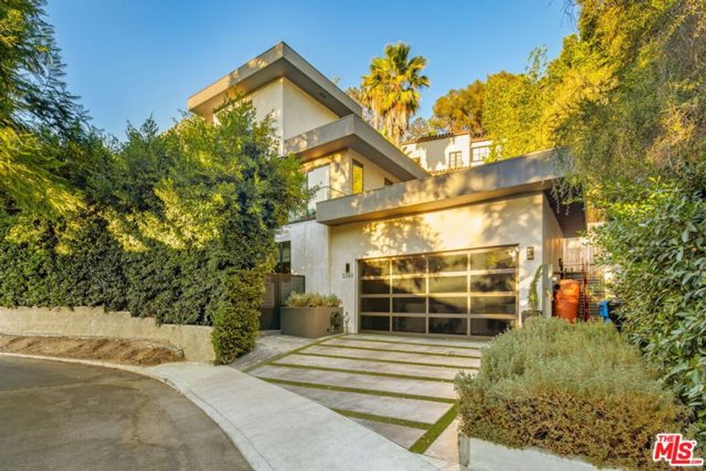 2260 Alcyona Drive, Los Angeles, CA 90068