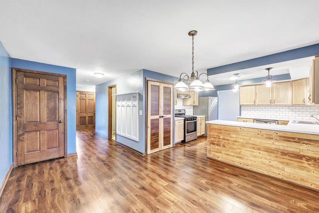 426 CUSTER COURT, Green Bay, WI 54301