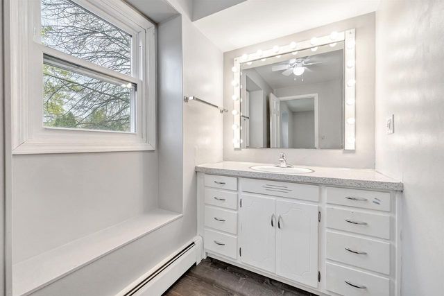 426 CUSTER COURT, Green Bay, WI 54301