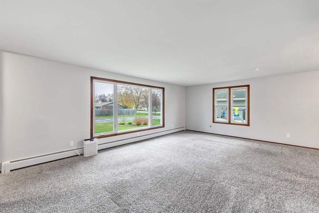 426 CUSTER COURT, Green Bay, WI 54301