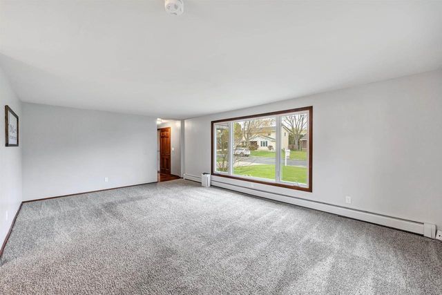 426 CUSTER COURT, Green Bay, WI 54301